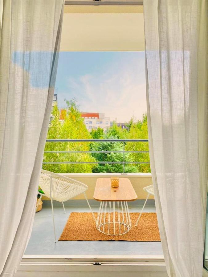 T2 Très Charmant à Cergy Le Haut à seulement 3 min à pied de la gare !! PARKING PRIVE Apartamento Exterior foto